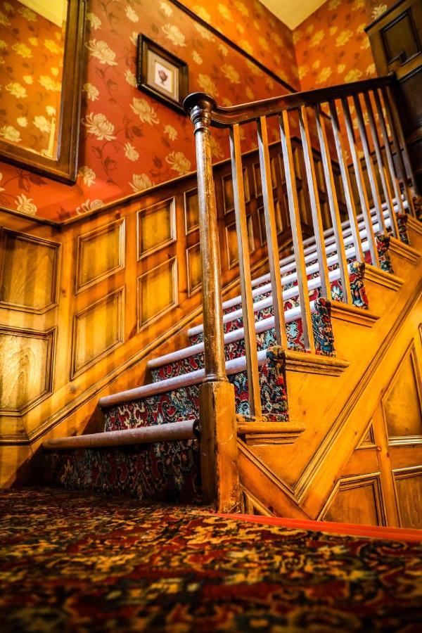 Angmering Manor Hotel エクステリア 写真